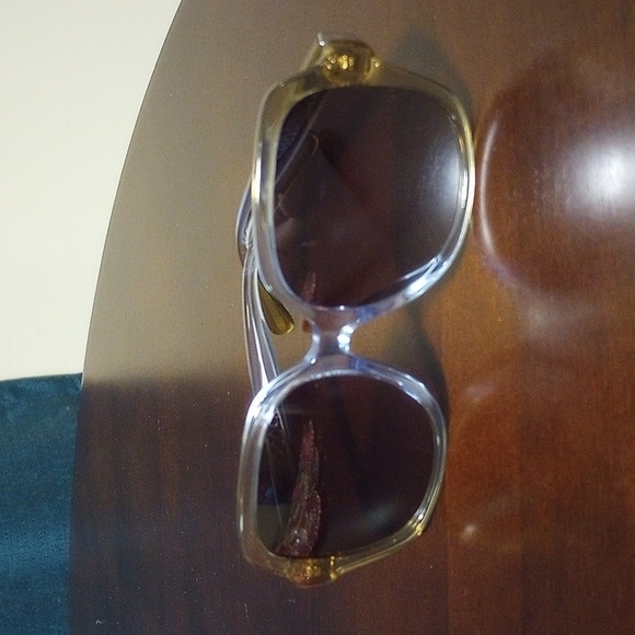 NEW Coach Sunglasses HC 8395 - Picture 9 of 17